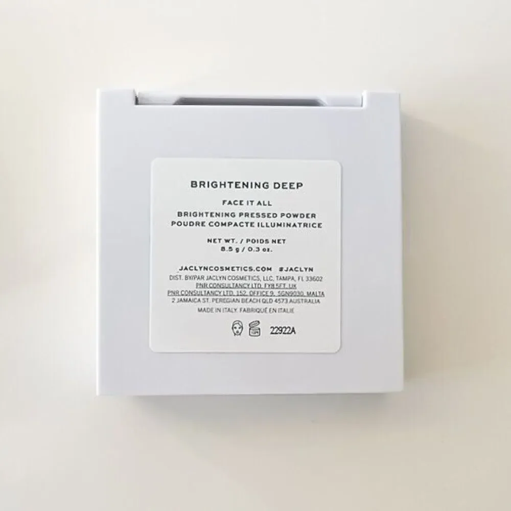 Jaclyn Cosmetics - Face It All Correcting Pressed Powder - 